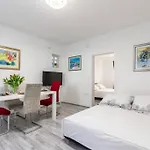 Buki **** Appartement *