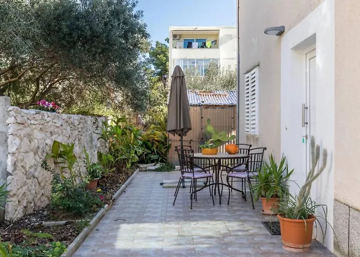 Buki **** Lägenhet *