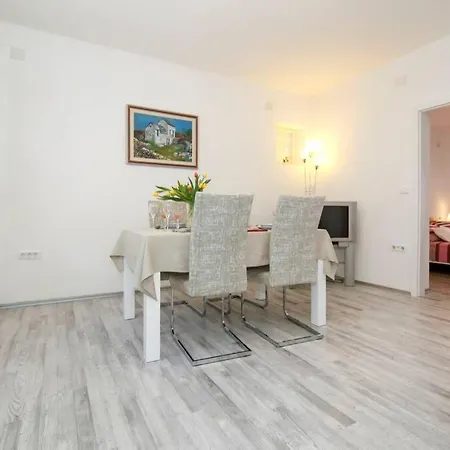 Buki **** * ספליט