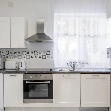 Buki **** Appartement Split