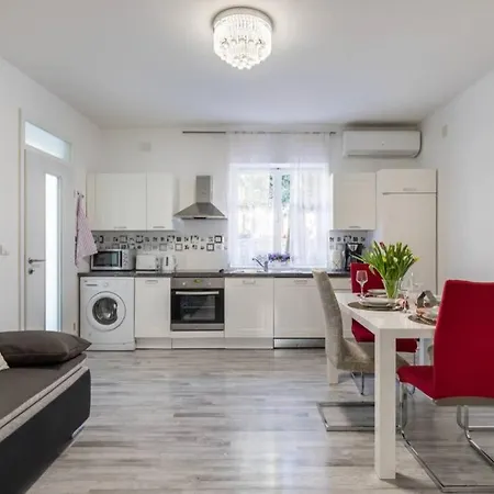 Buki **** Apartman Split